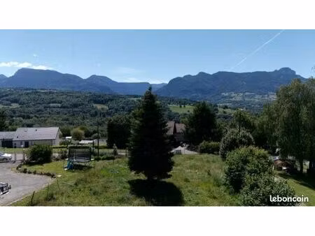 terrain constructible groisy 845 m2