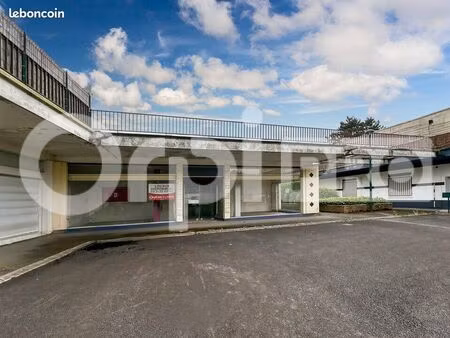 local commercial 179 m²