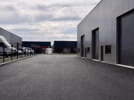 local 206 m2 - naturopôle iii - toulouges