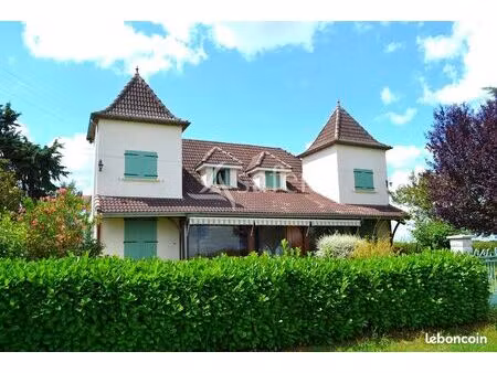 propriété 8 pièces 210 m²