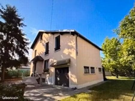 maison 5 pièces de 175 m2 sur terrain de 720 m2