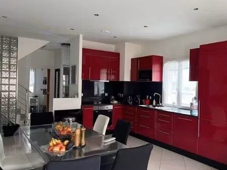agréable maison moderne à vendre