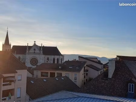 loue t2/t3 de 64m2 au centre ville