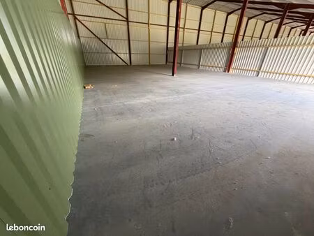 entrepôt / local de stockage 240 m² sécurisé