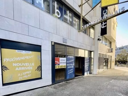local commercial 102 m²