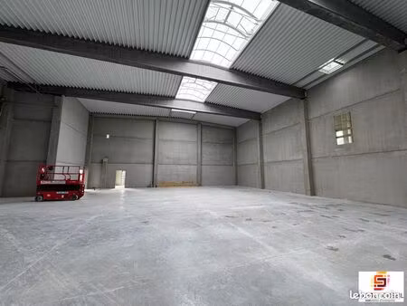 local 900 m² saint-étienne-du-rouvray