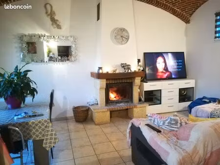 maison mitoyenne 2 chambres + jardin