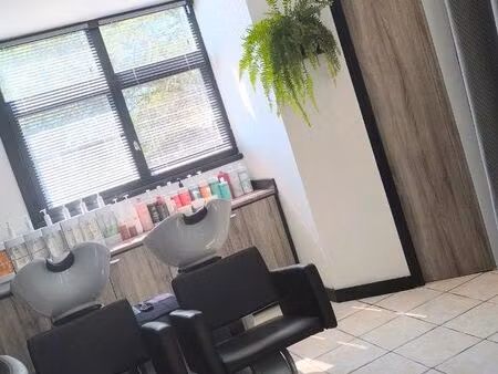 beau salon de coiffure a vendre