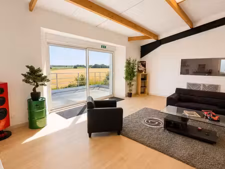 local 600 m2