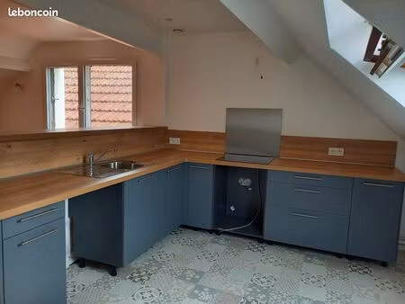 immeuble de rapport rénové plein coeur de village