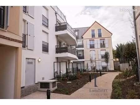 studio 1 pièce 33 m²