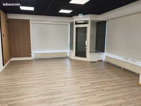 local commercial st acheul 100m2