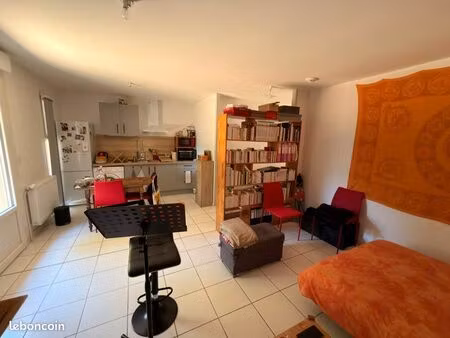 appartement t2 idéalement situé avec terrain