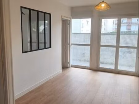 appartement t2 meublé de 30 m² avec terrasse – centre-ville de maurepas