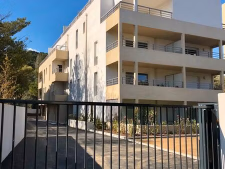 studio moderne centre-ville de la garde
