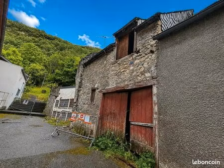 garage/box 45 m² sarrancolin