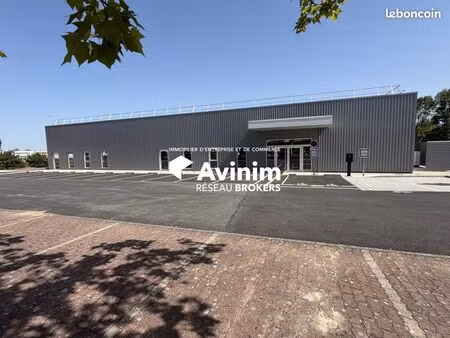 local 956 m² migné-auxances