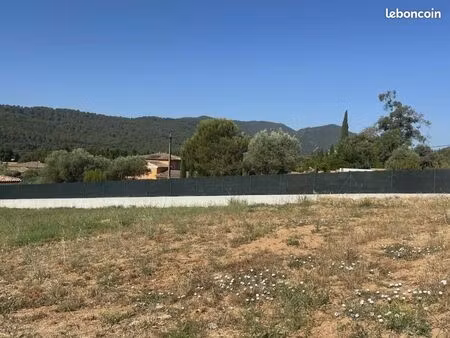 terrain 1 200 m² brignoles