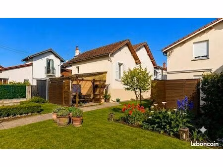 propriété 3 pièces 55 m²