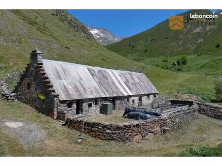 grange 3 pièces 220 m²