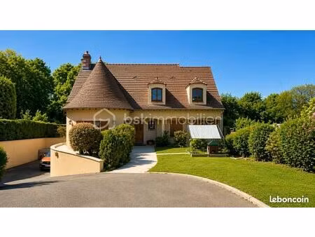 maison 10 pièces 243 m²