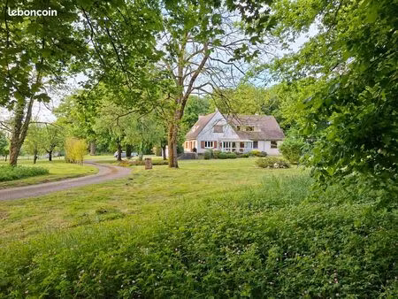 maison de campagne possibilité 2 logements sur 38000 m² de terrain en partie boisé
