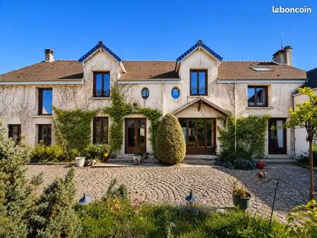maison familiale de caractère avec espaces indépendants – 340 m² au sol – dpe c – la houss