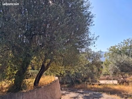 terrain 716 m² pignans