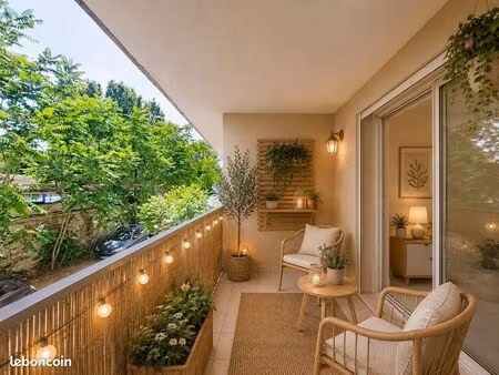 hyères. vente appartement t2  44m2. terrasse  parking