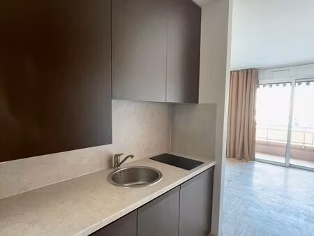 studio le cannet avec terrasse et parking 169 500