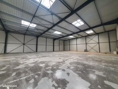 local d'activite 425 m² bussy saint georges