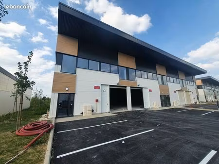 local d'activite 471 m² bussy saint georges
