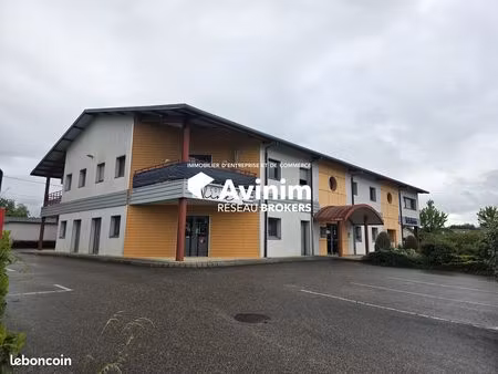 murs commerciaux 705 m² rumilly