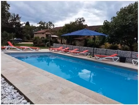 ? longère rénovée + gîte 8 personnes + piscine + étang sur 2 5 ha