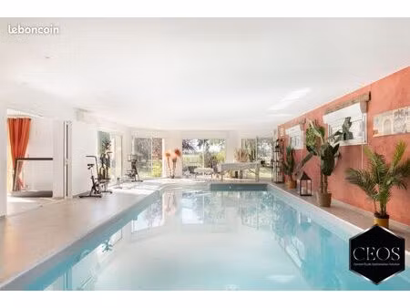 maison 8 pièces 280 m²