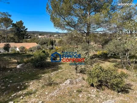 terrain 1 080 m² flayosc