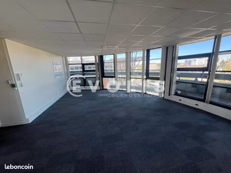 bureau 310 m²