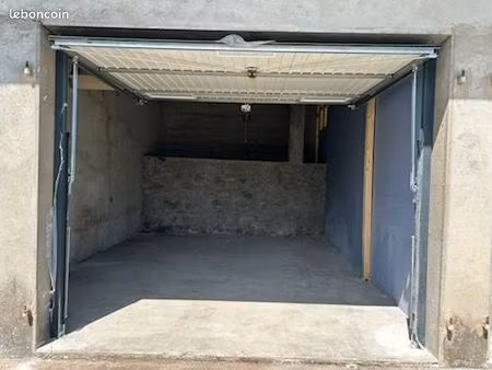 local 30m2 amancy