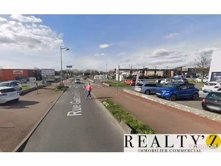 local commercial 555 m²