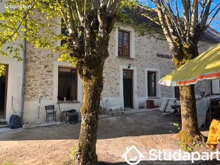 chambre 1 pièce 9 m²