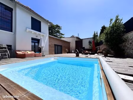 maison 6 pièces 184 m²