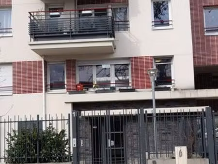 f4 meublé