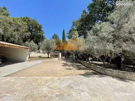 maison 11 pièces 450 m²