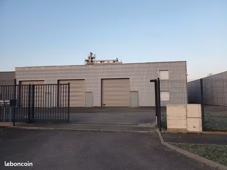 location local industriel