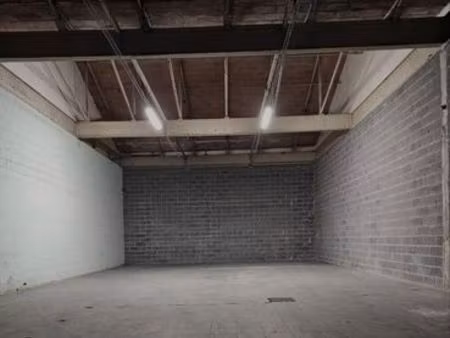 hangar de stockage 150m2