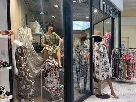 à vendre – fonds de commerce ou droit au bail – galerie leclerc carpentras local commercia