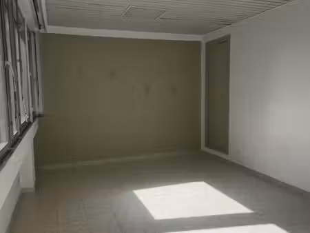 local 32 m² cavaillon