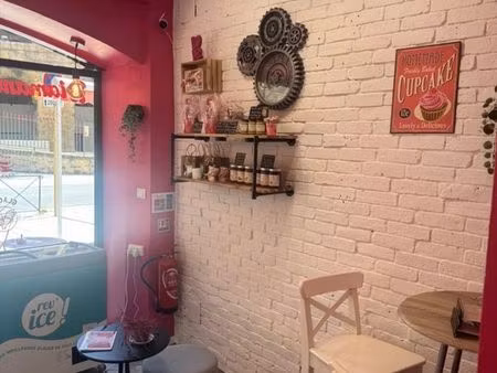 local professionnel en face du théâtre antique 60m2 sur 3 niveaux idéal bureau