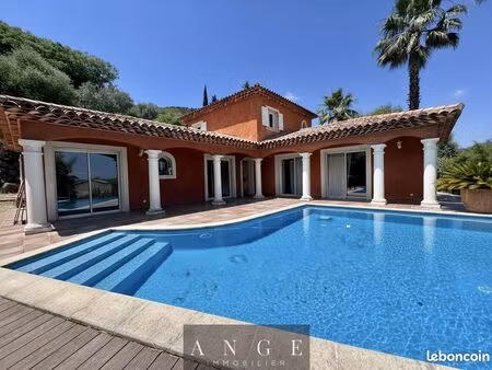 villa 5 pièces 150 m²