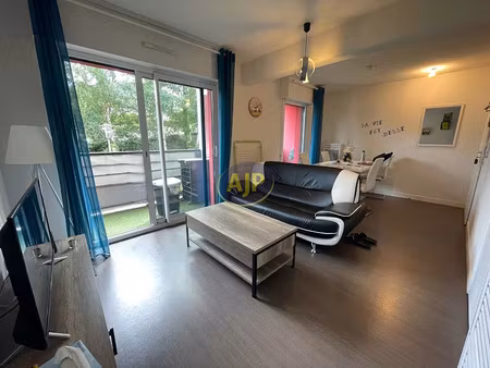 location meublée appartement 2 pièces 40.4 m² à pontivy (56300)  630 €